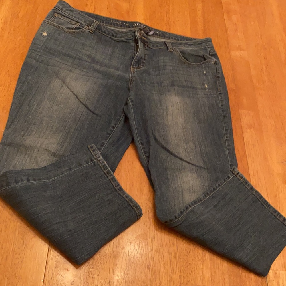 Apt 9 deconstructed straight leg modern fit denim jeans size  16 good condition